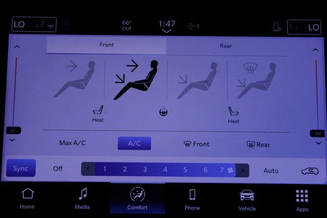 Used 2025 Chrysler Pacifica Select image 38
