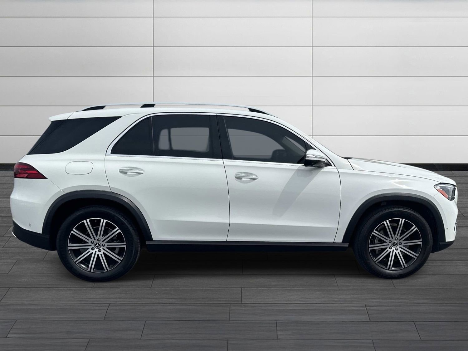 Used 2025 Mercedes-Benz GLE 350 4MATIC image 3
