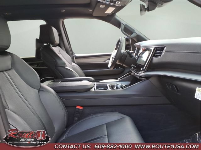 Certified 2024 Jeep Wagoneer Series II AWD/4WD image 14