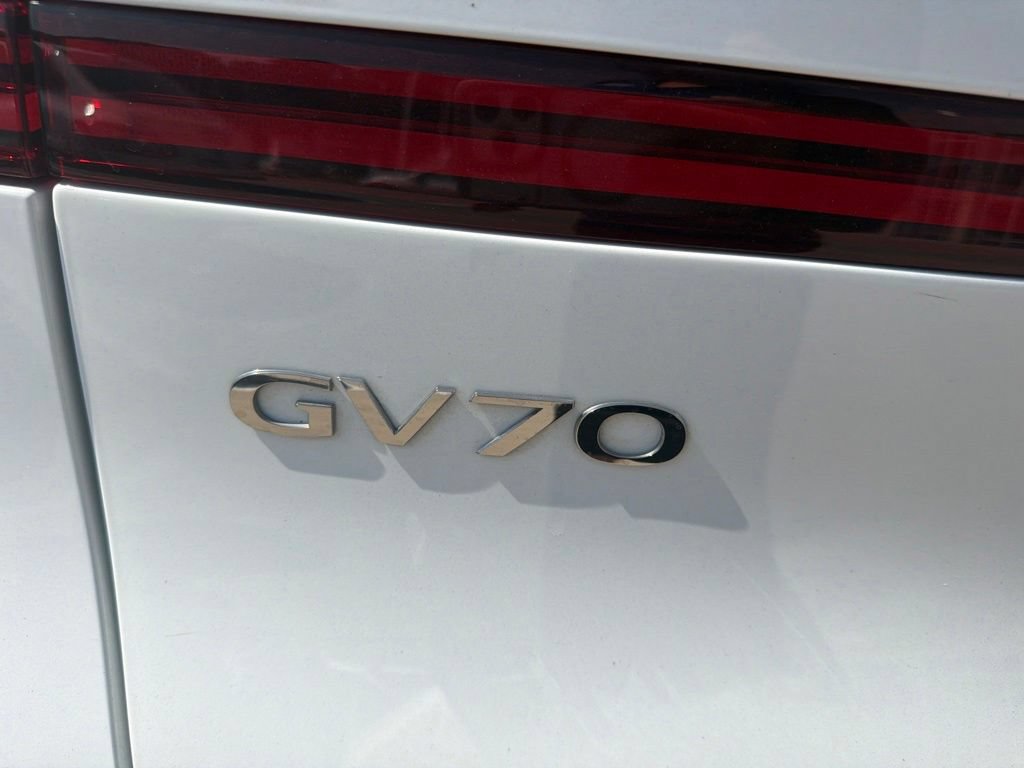 Used 2025 Genesis GV70 2.5T AWD/4WD image 5