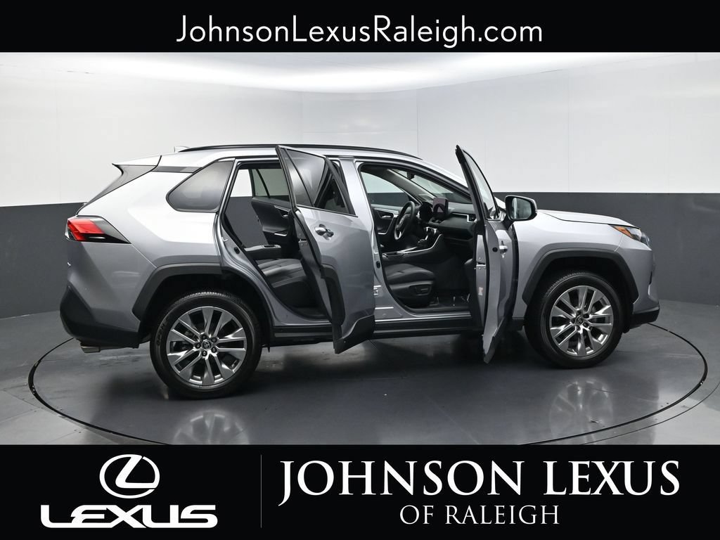 Used 2023 Toyota RAV4 Limited FWD image 28