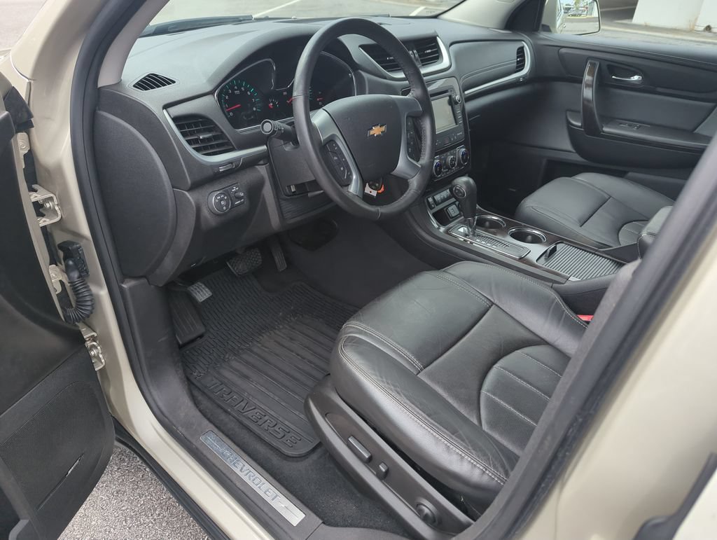 Used 2016 Chevrolet Traverse LTZ FWD image 10