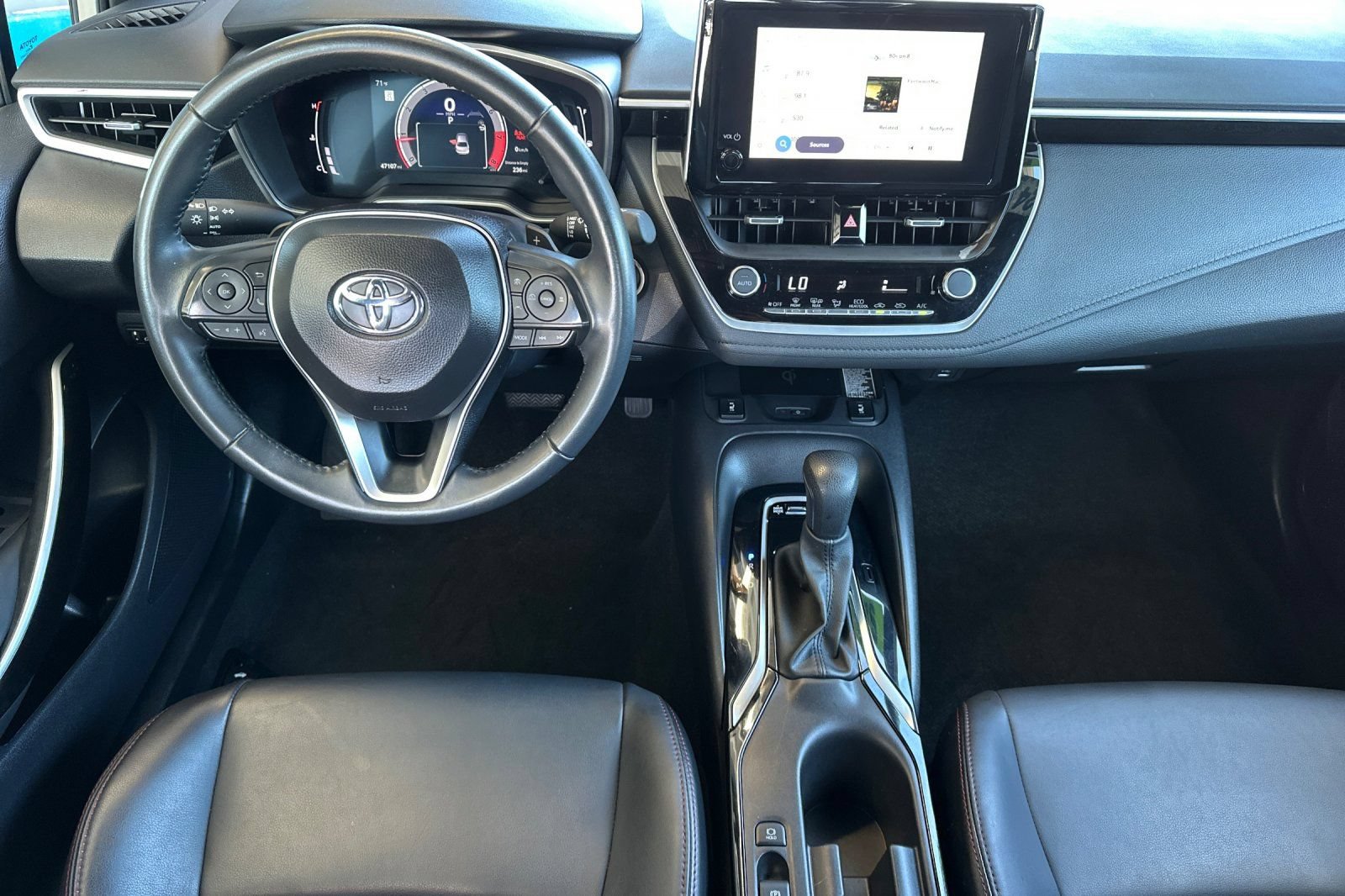 Used 2024 Toyota Corolla XSE FWD image 16