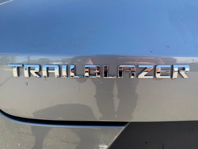 Used 2023 Chevrolet TrailBlazer LT w/ Convenience Package FWD image 9