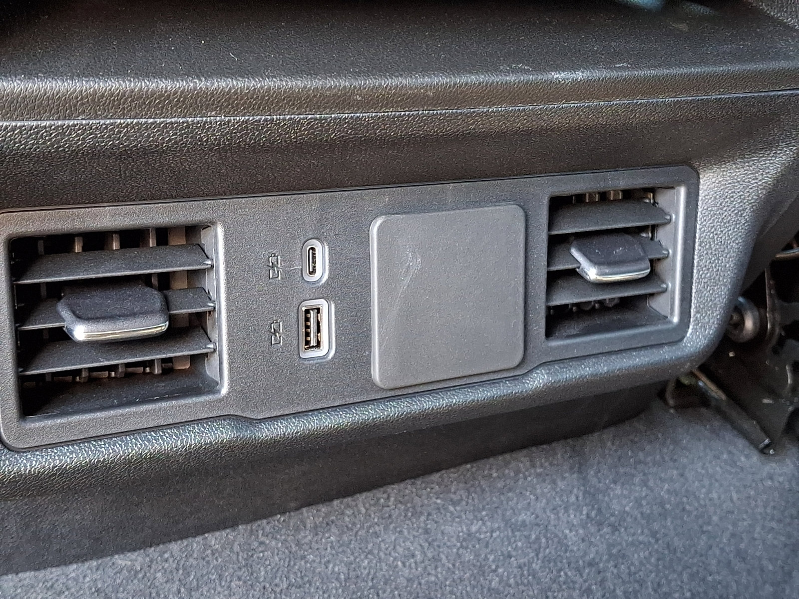 Used 2025 Chevrolet Silverado 1500 Custom Trail Boss w/ Turbomax Blackout Package AWD/4WD image 12