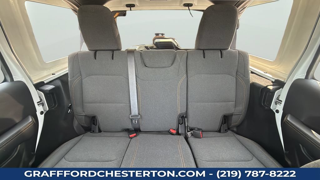 Used 2025 Jeep Wrangler Unlimited Sahara AWD/4WD image 25