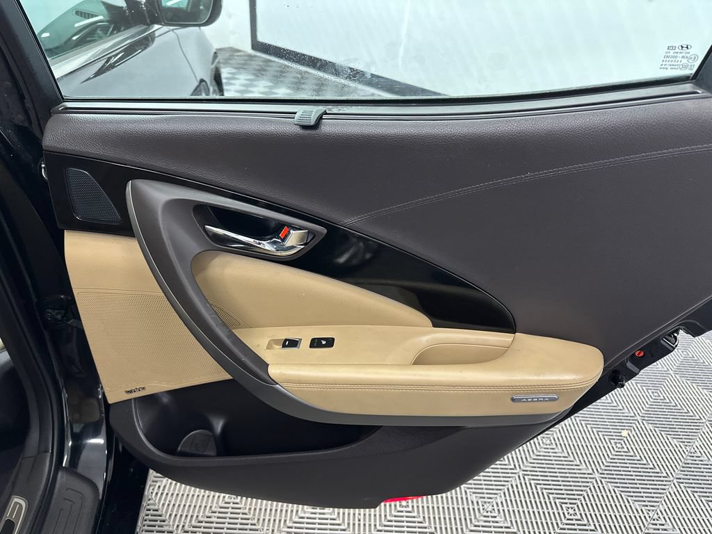 Used 2016 Hyundai Azera Limited FWD image 17