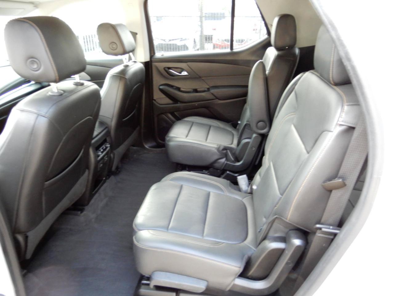 Used 2020 Chevrolet Traverse LT w/ LT Premium Package AWD/4WD image 10