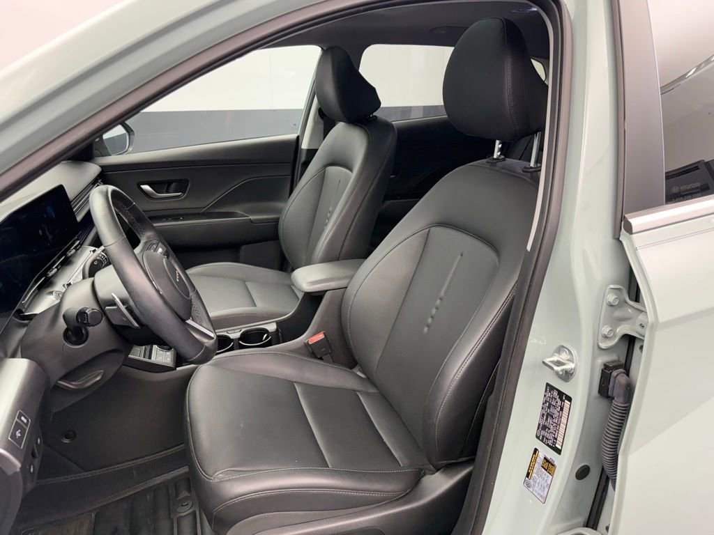 Used 2025 Hyundai Kona Limited image 39