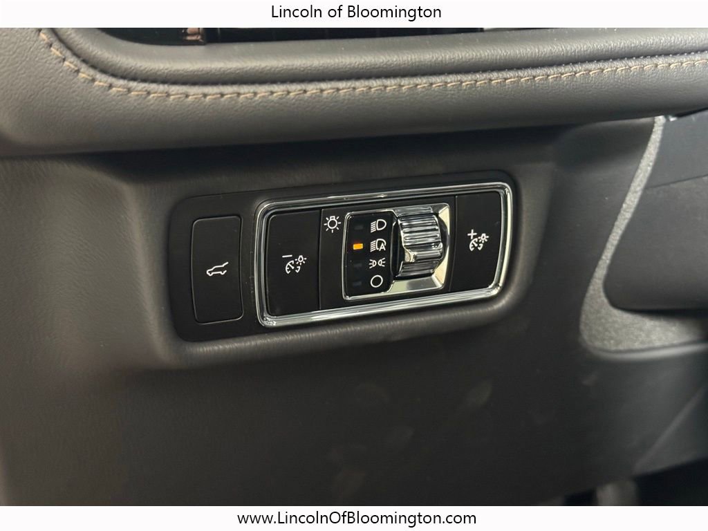 New 2026 Lincoln Aviator AWD w/ Jet Appearance Package image 26