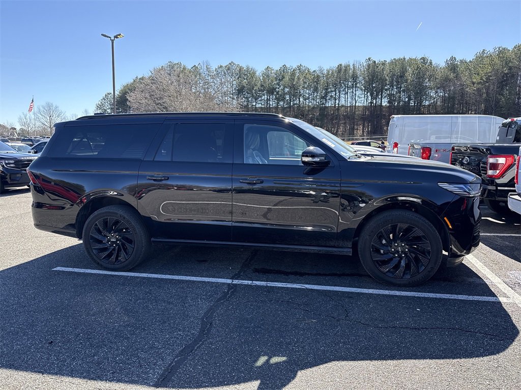 Used 2025 Lincoln Navigator L Reserve w/ Jet Appearance Package image 22