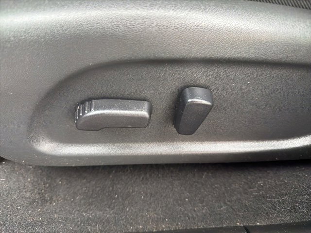 Used 2017 Nissan Pathfinder SV image 12