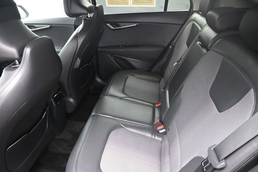 Used 2024 Kia Niro EX FWD image 9