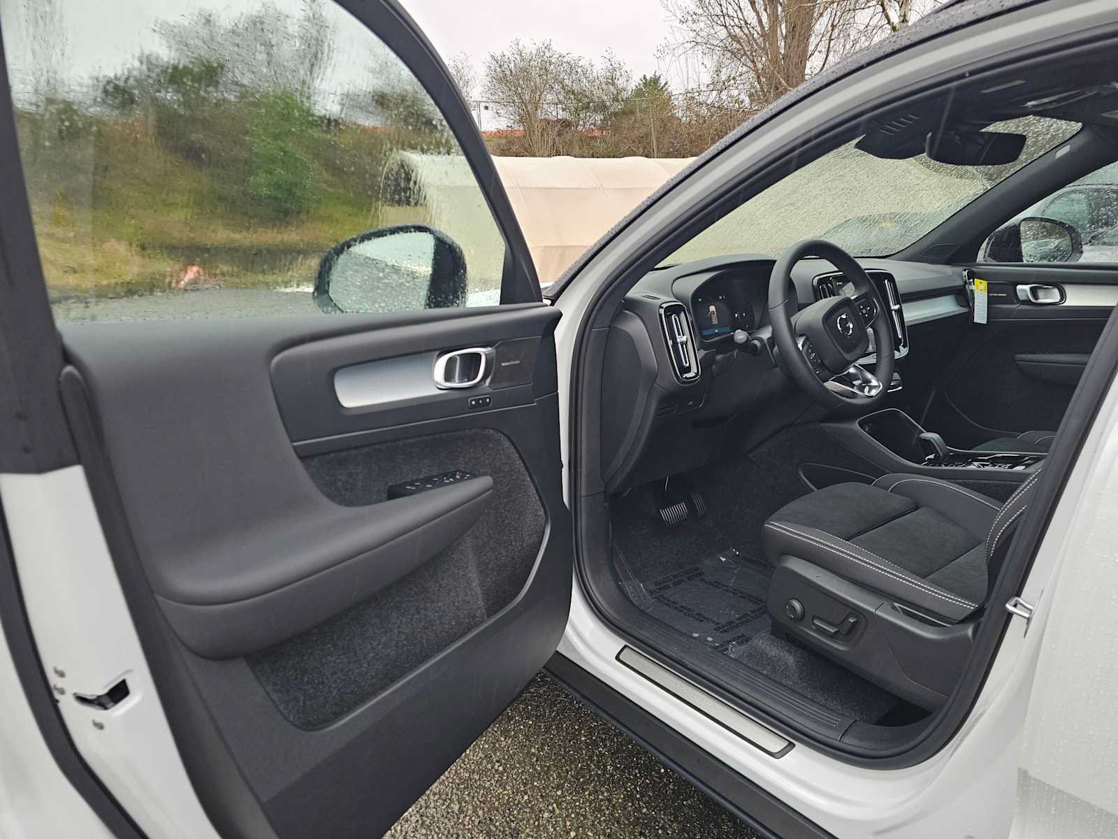 New 2026 Volvo XC40 B5 Ultra w/ Climate Package AWD/4WD image 22