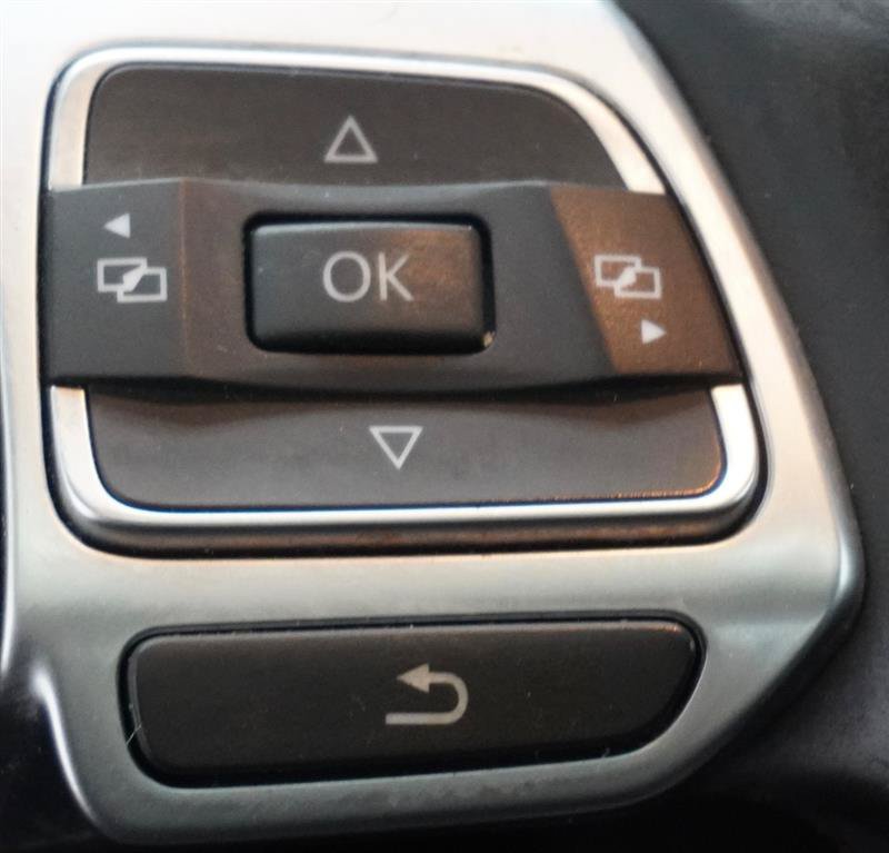 Used 2012 Volkswagen Jetta GLI FWD image 22