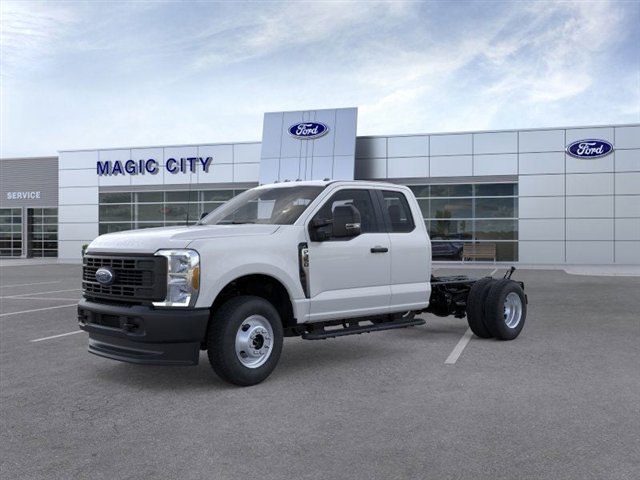 New 2025 Ford F350 XL w/ Snow Plow Prep Package