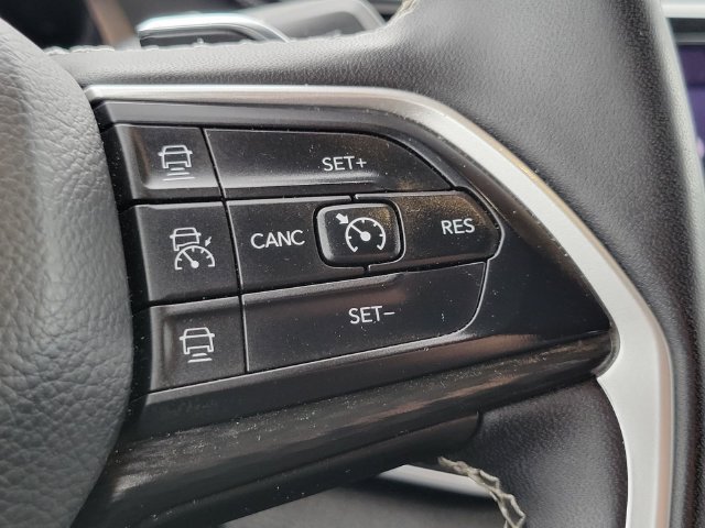 Used 2025 Jeep Grand Cherokee Laredo AWD/4WD image 14