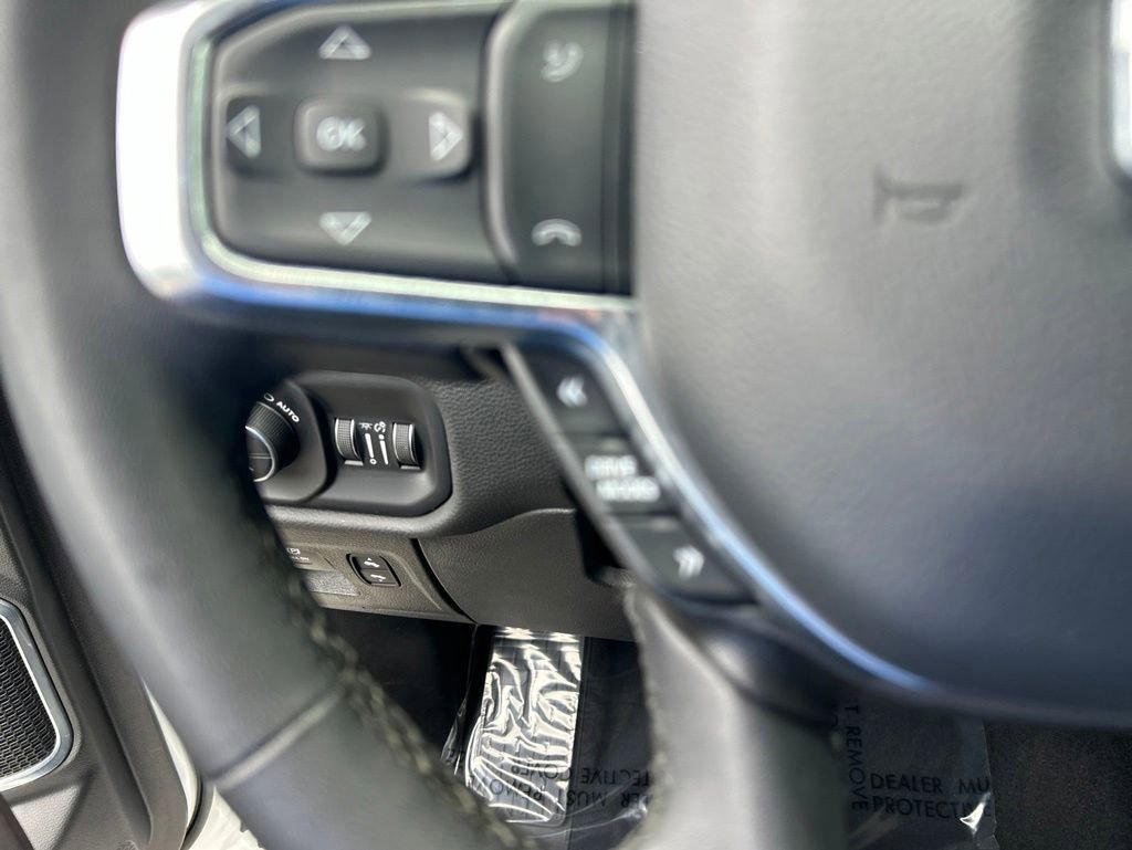 Used 2025 RAM 1500 Laramie AWD/4WD image 45