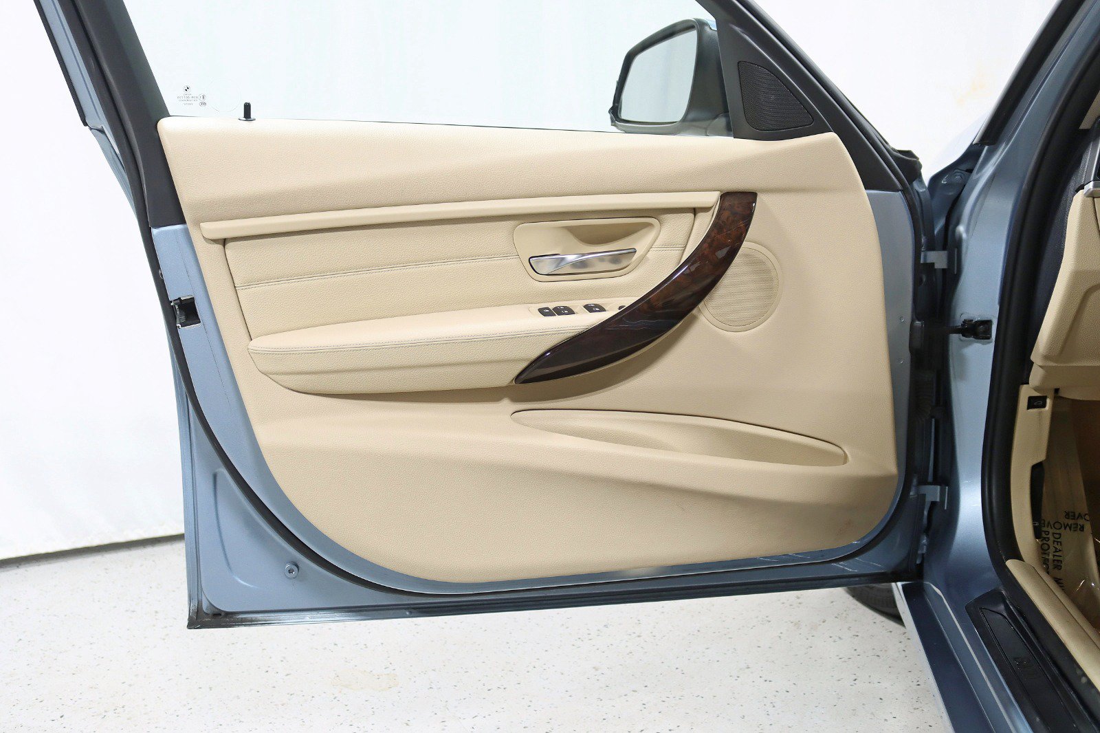 Used 2013 BMW 320i xDrive Sedan AWD/4WD image 28