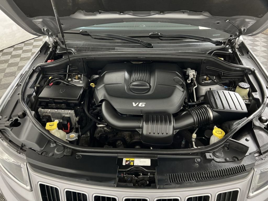 Used 2015 Jeep Grand Cherokee Limited AWD/4WD image 28