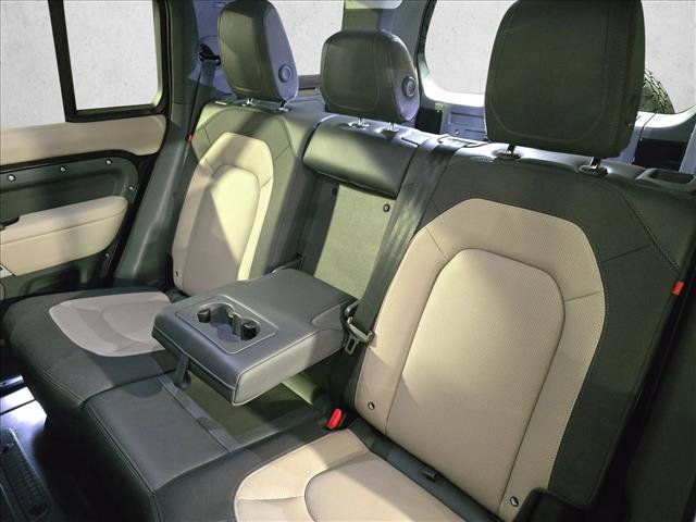 Used 2024 Land Rover Defender 110 X-Dynamic SE image 15