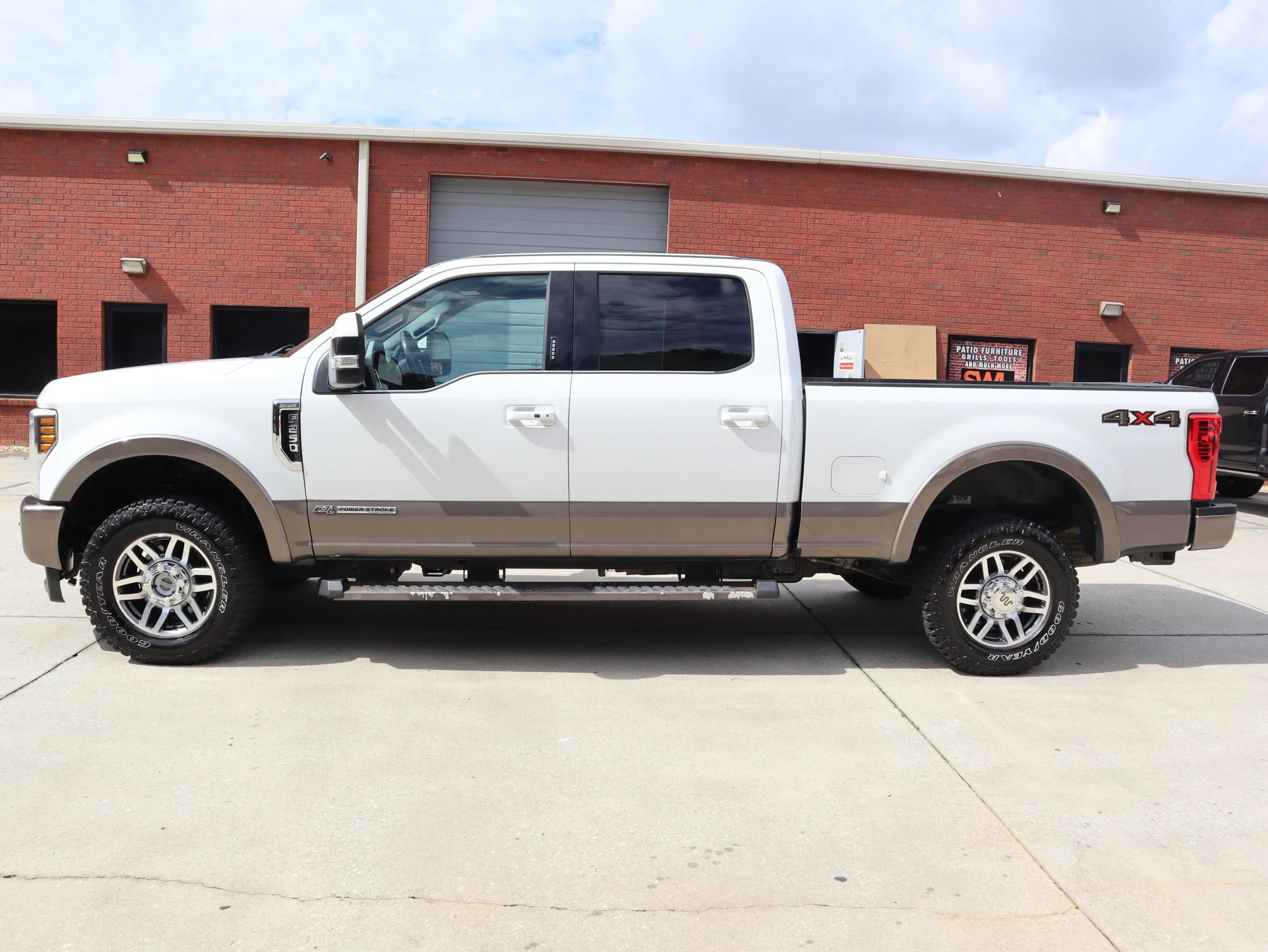 Used 2018 Ford F250 King Ranch image 2