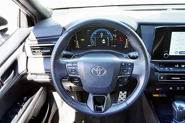 Used 2025 Toyota Camry SE FWD image 19