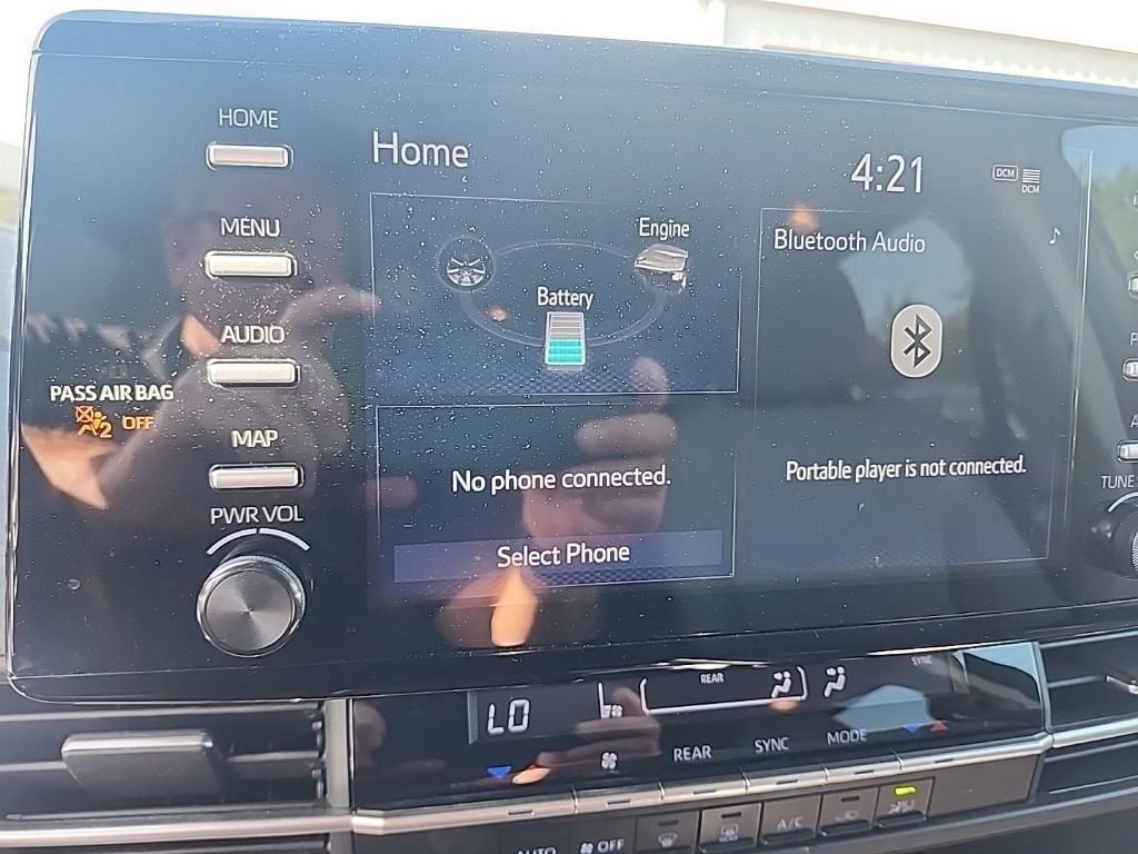 Used 2021 Toyota Sienna LE image 3