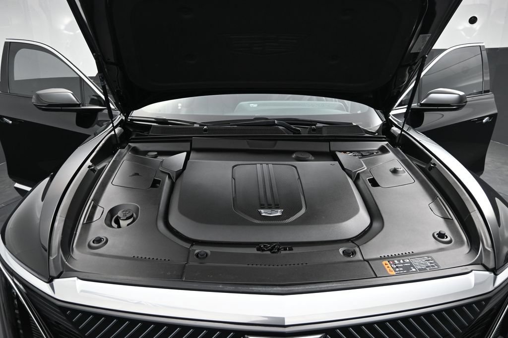 Certified 2024 Cadillac Lyriq Luxury AWD/4WD image 18