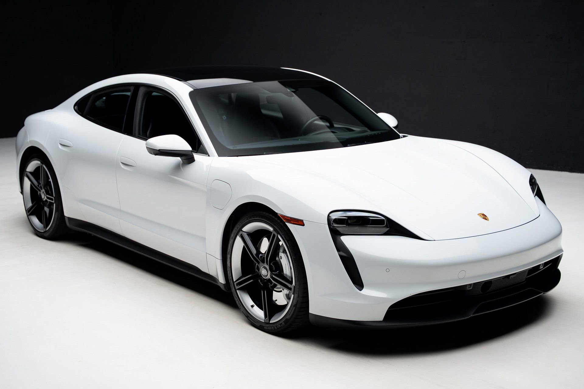 Used 2022 Porsche Taycan image 37
