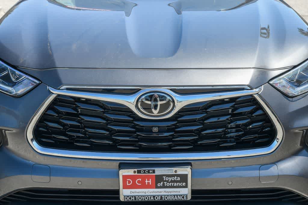 Used 2024 Toyota Highlander Limited FWD image 5