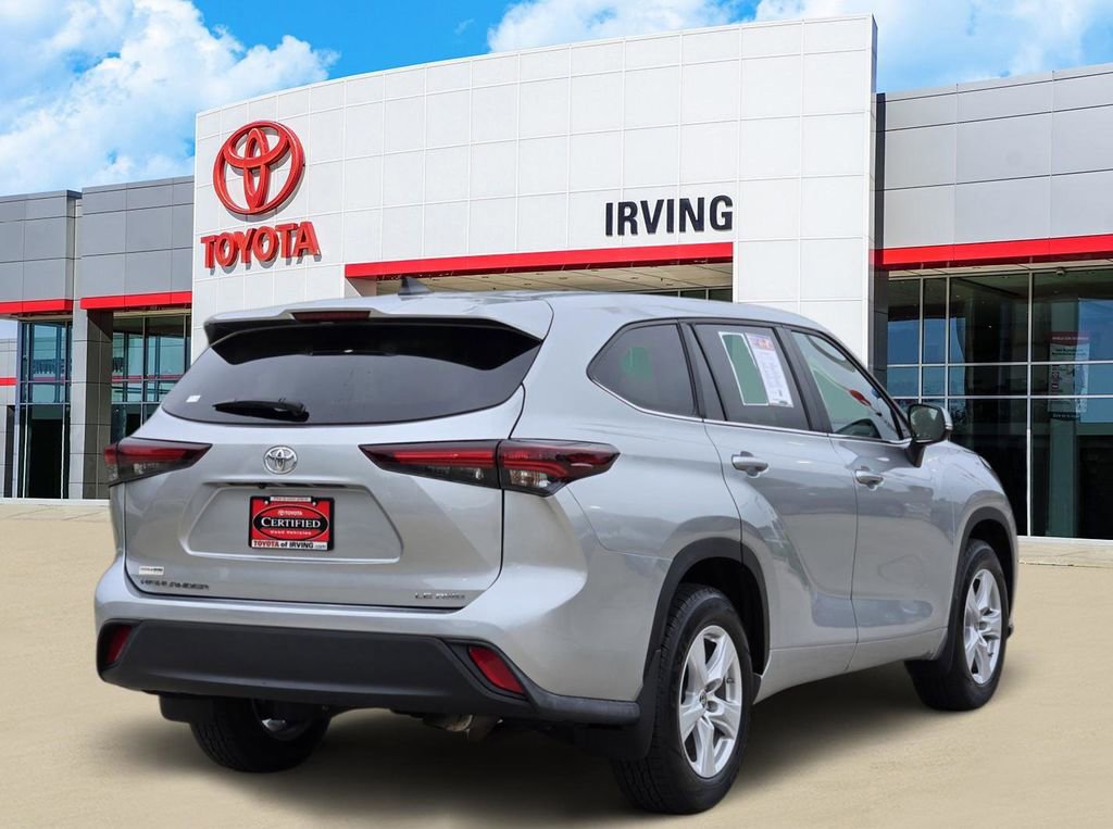 Certified 2024 Toyota Highlander LE AWD/4WD image 4