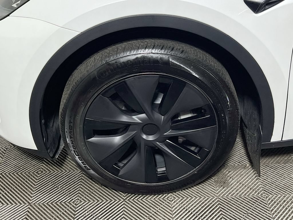 Used 2025 Tesla Model Y Long Range AWD/4WD image 26