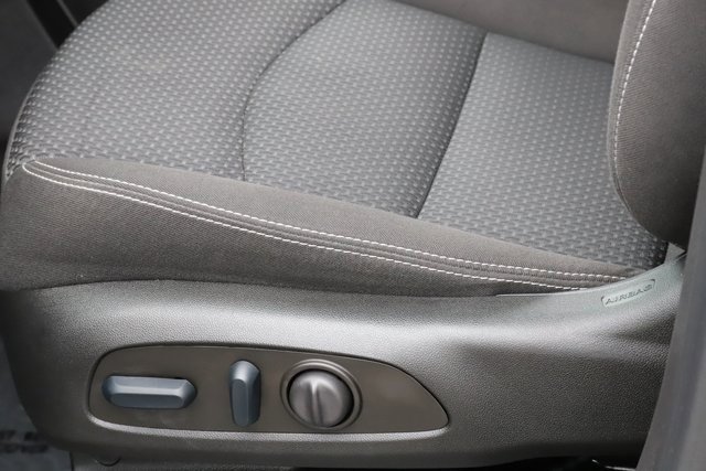 Used 2023 GMC Terrain SLE w/ Driver Convenience Package image 12