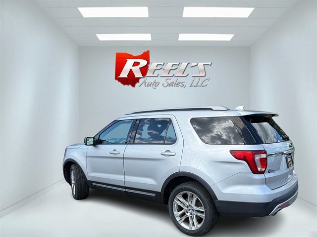 Used 2016 Ford Explorer XLT w/ Equipment Group 202A AWD/4WD image 11