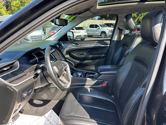 Used 2022 Jeep Grand Cherokee Limited AWD/4WD image 6