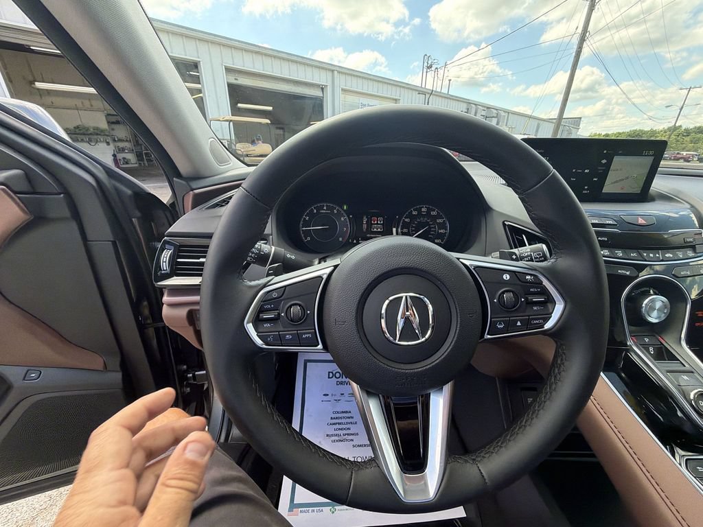 Used 2025 Acura RDX SH-AWD w/ Technology Package image 14