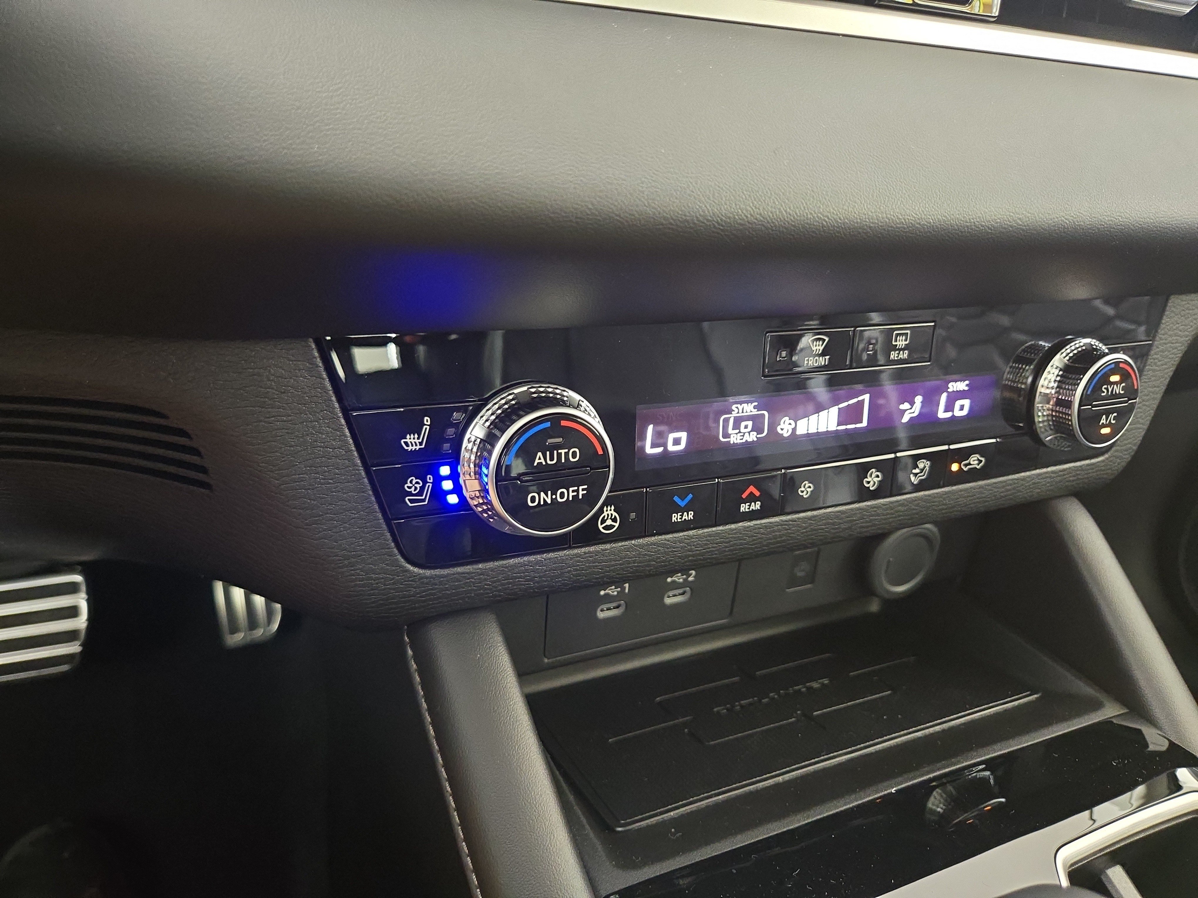 New 2026 Mitsubishi Outlander SEL FWD image 27