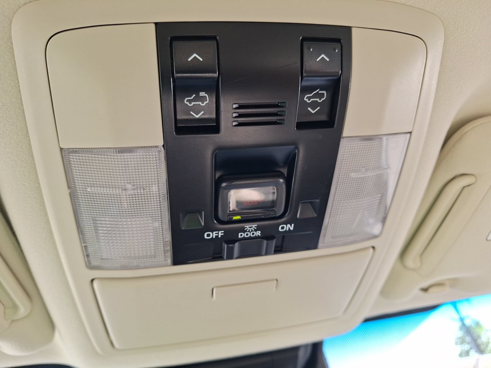 Used 2022 Lexus GX 460 Premium w/ Premium Package AWD/4WD image 27