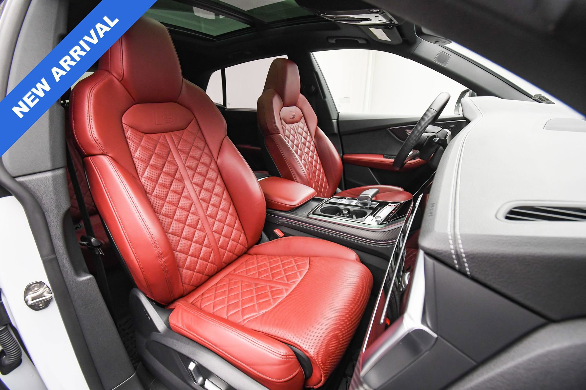 Used 2024 Audi SQ8 Premium Plus w/ Executive Package image 17