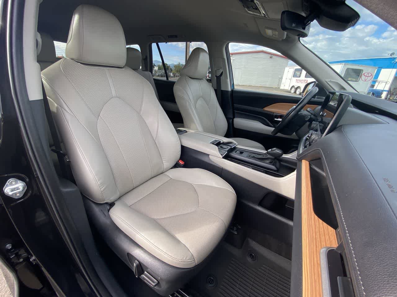 Certified 2024 Toyota Grand Highlander AWD image 24