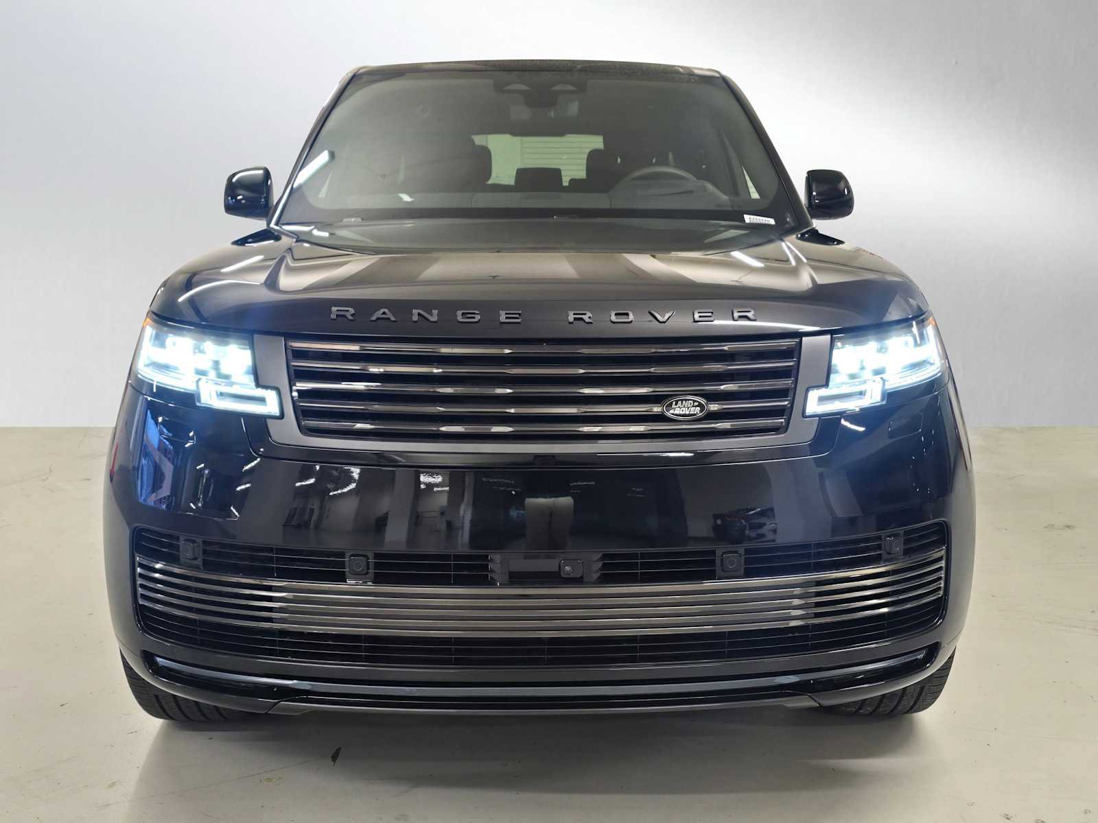 New 2026 Land Rover Range Rover SV image 8