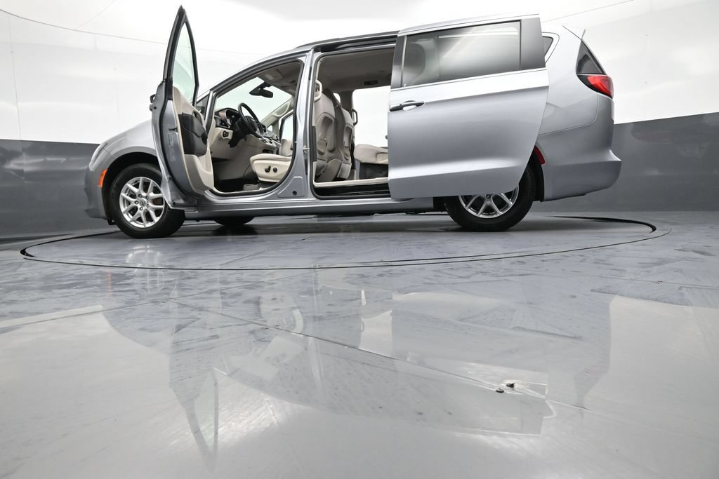 Used 2021 Chrysler Voyager Lxi FWD image 50
