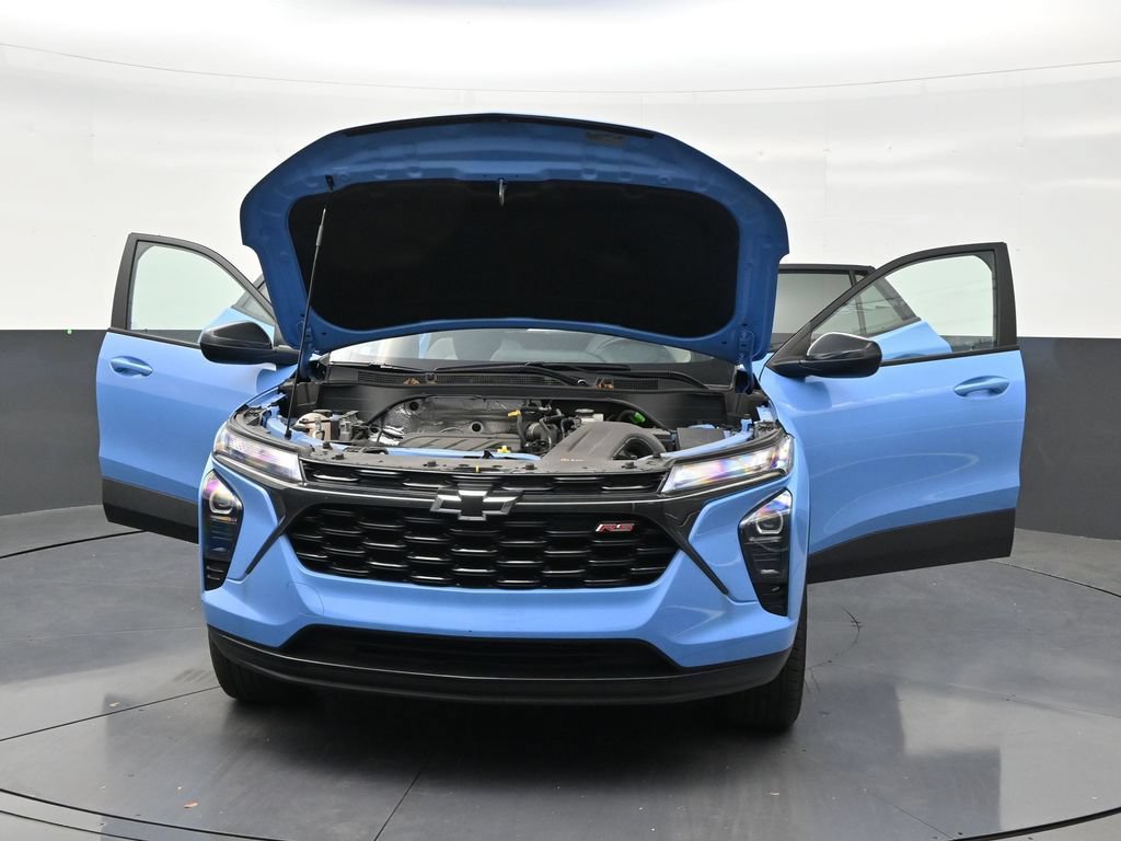 Used 2024 Chevrolet Trax RS w/ Driver Confidence Package FWD image 32