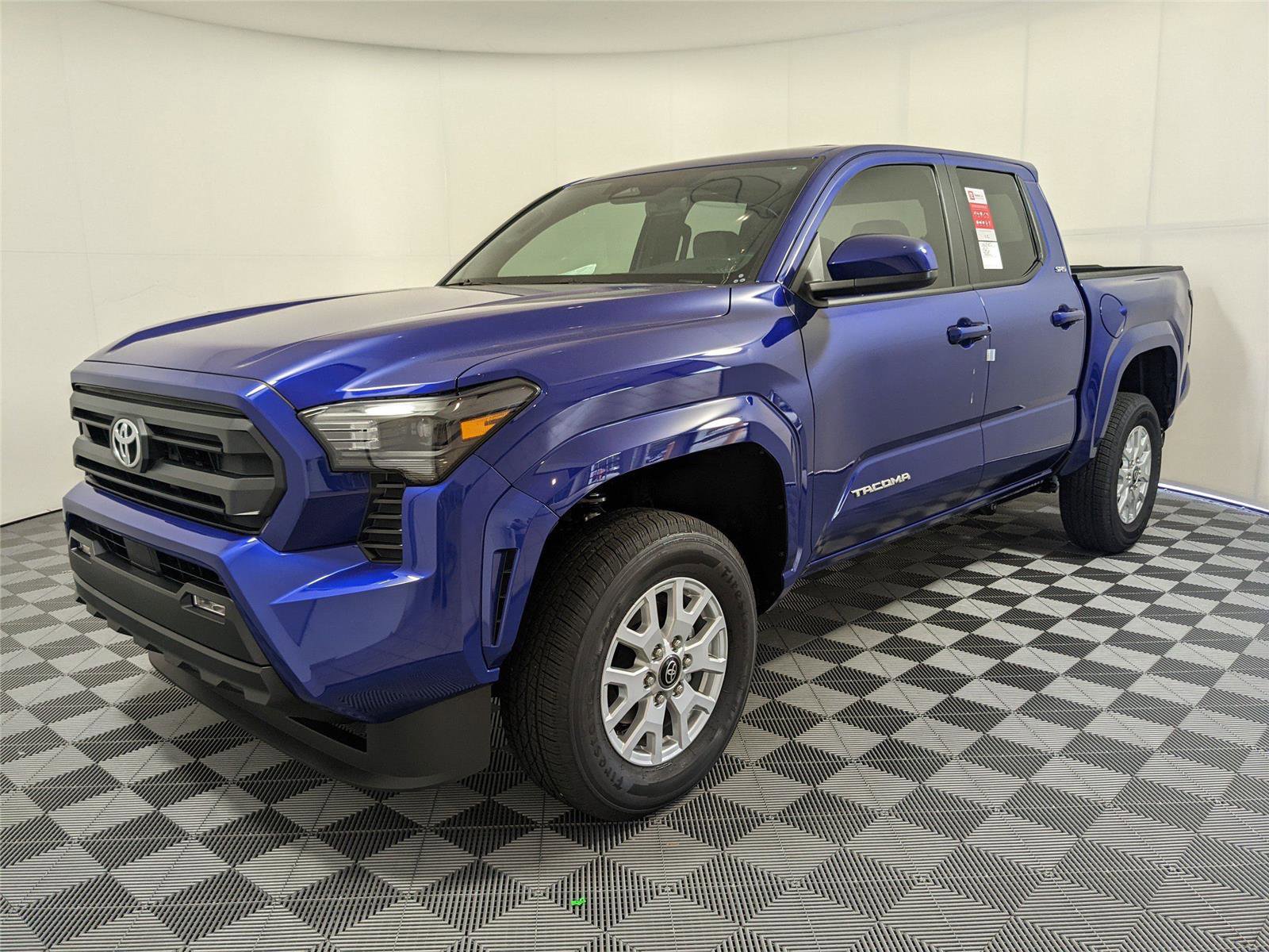 New 2025 Toyota Tacoma SR5