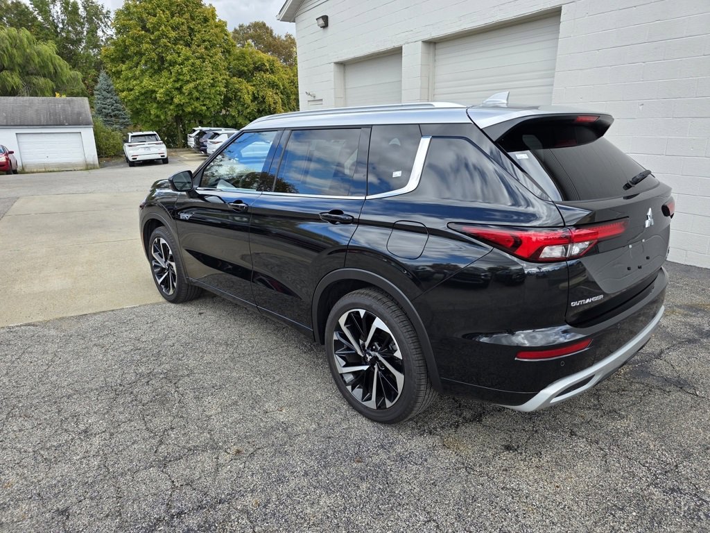 Used 2024 Mitsubishi Outlander SEL image 7