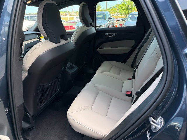 New 2027 Volvo XC60 B5 Core AWD/4WD image 7