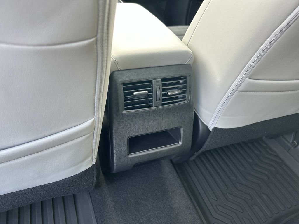 New 2026 Mitsubishi Outlander SE image 18