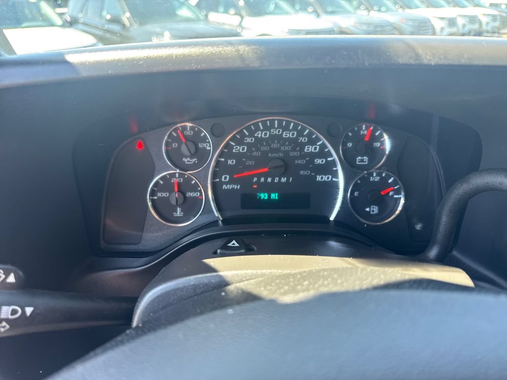 Used 2025 Chevrolet Express 2500 w/ Driver Convenience Package RWD image 34