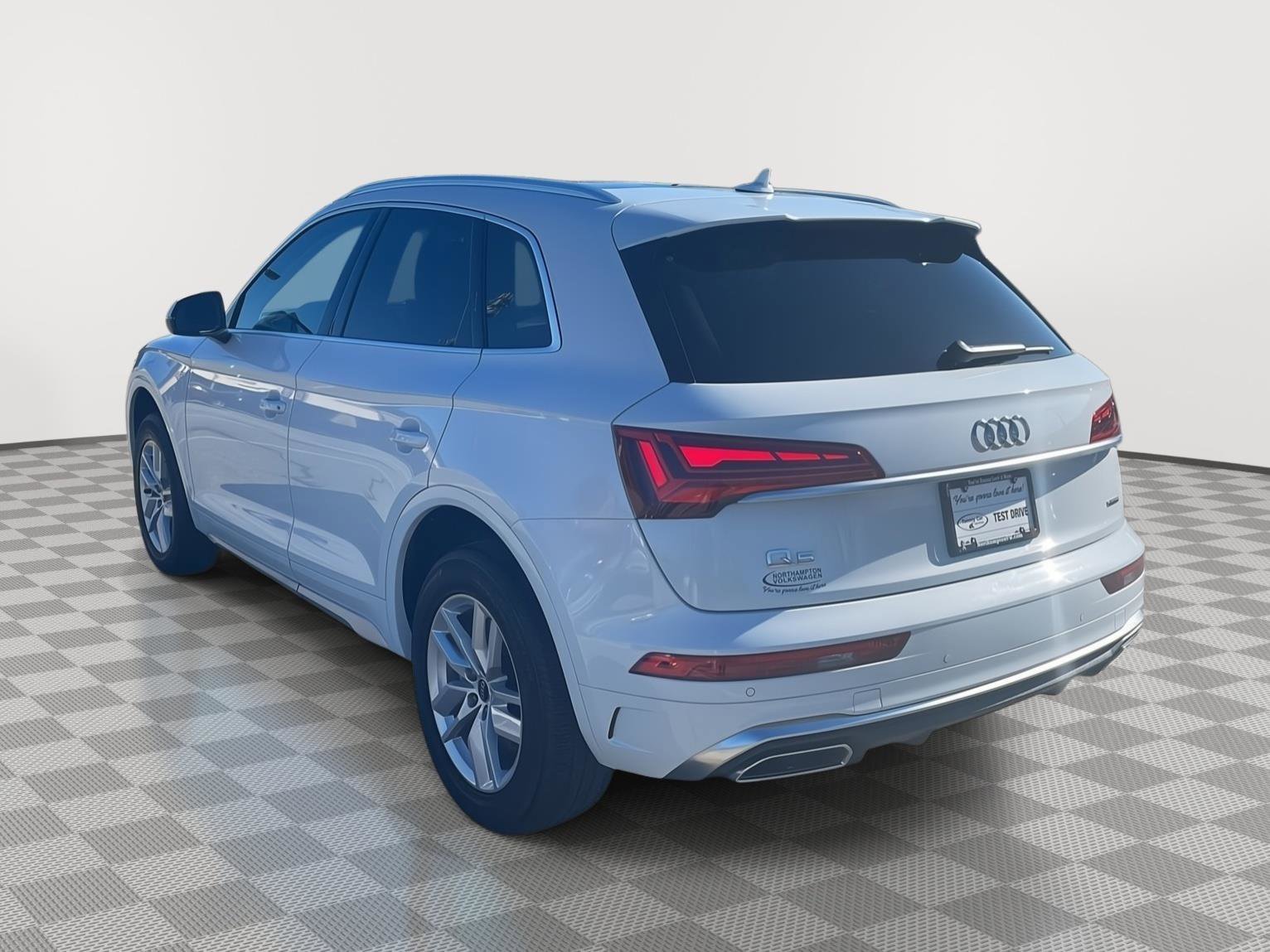 Used 2023 Audi Q5 2.0T Premium w/ Convenience Package AWD/4WD image 7